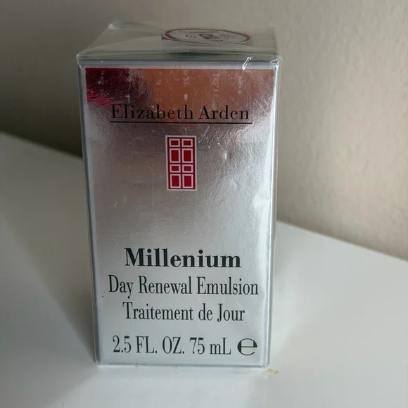 Elizabeth Arden Millenium Day Renewal Emulsion sealed NWT - Picture 2 of 3
